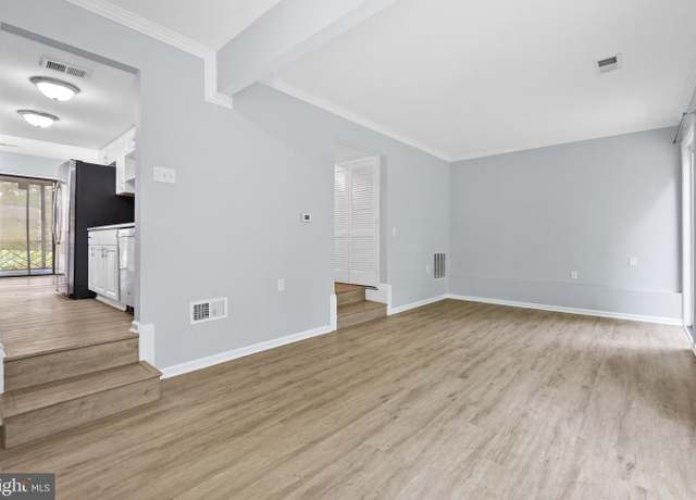 Property at 2573 Paxton St, Woodbridge, VA 22192, 4 beds, 2.5 baths