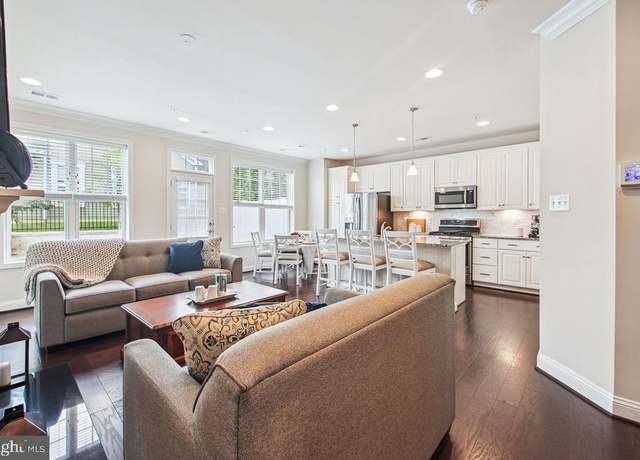 Property at 1455 Catbriar Way, Odenton, MD 21113, 2 beds, 2.5 baths