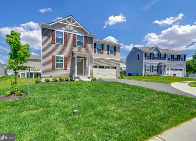Property at 10005 Clairview Ln, Middle River, MD 21220, 3 beds, 2.5 baths