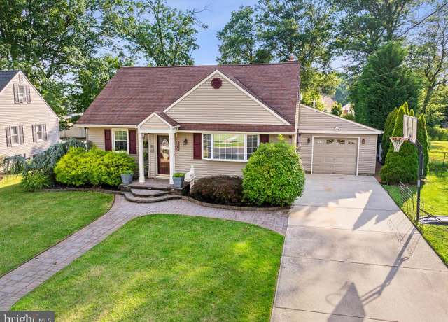 Property at 240 Ward Ave, Audubon, NJ 08106, 3 beds, 2.5 baths