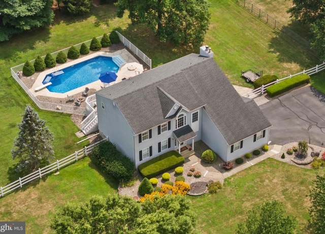 Property at 5 Galloping Brook Dr, Allentown, NJ 08501, 4 beds, 2.5 baths