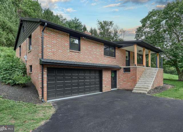 Property at 3433 W Springfield Rd, Glen Rock, PA 17327, 3 beds, 1.5 baths