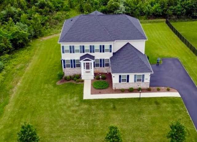 Property at 42544 Rough Rock Ct, Chantilly, VA 20152, 4 beds, 3.5 baths