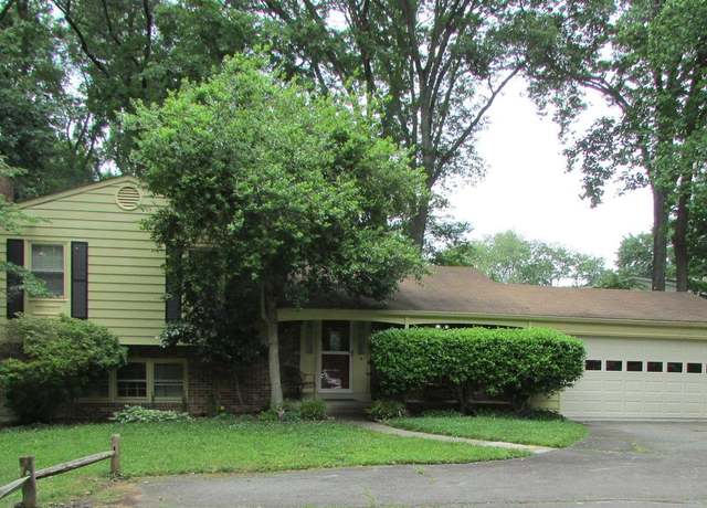 Property at 12060 Willowood Dr, Woodbridge, VA 22192, 4 beds, 2.5 baths