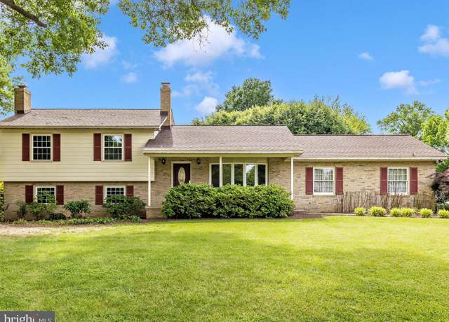 Property at 8013 Meadowview Dr, Frederick, MD 21702, 4 beds, 2.5 baths
