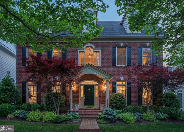Property at 317 Oak Knoll Dr, Rockville, MD 20850, 3 beds, 2.5 baths