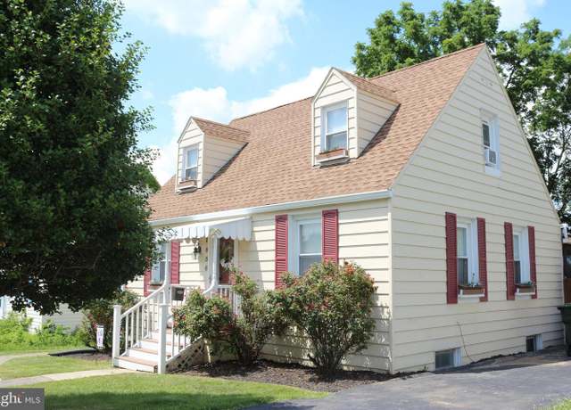Property at 1056 Beechwood Dr, Hagerstown, MD 21742, 3 beds, 1.5 baths