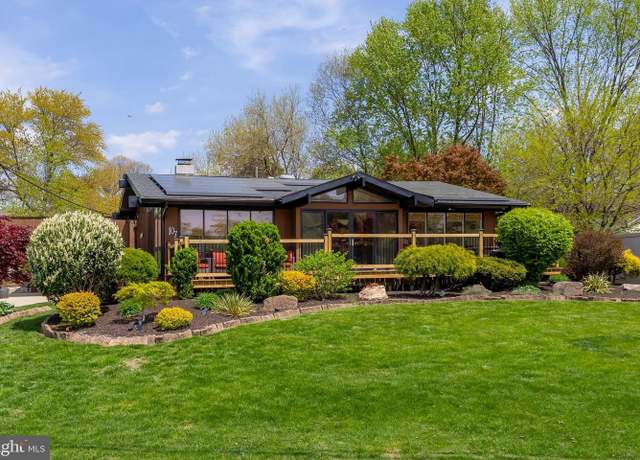 Property at 107 E Lake Dr, Audubon, NJ 08106, 3 beds, 2 baths