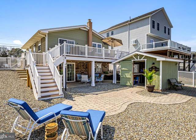 Property at 37 Fairway Dr, Tuckerton, NJ 08087, 3 beds, 1.5 baths