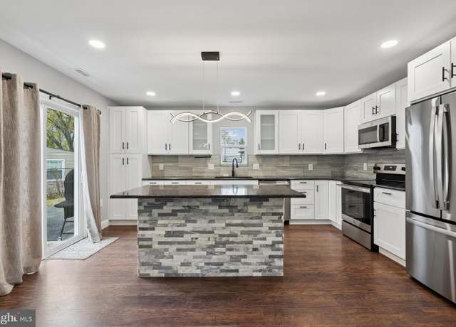 Property at 1717 Spencer Dr, Croydon, PA 19021, 3 beds, 1 bath