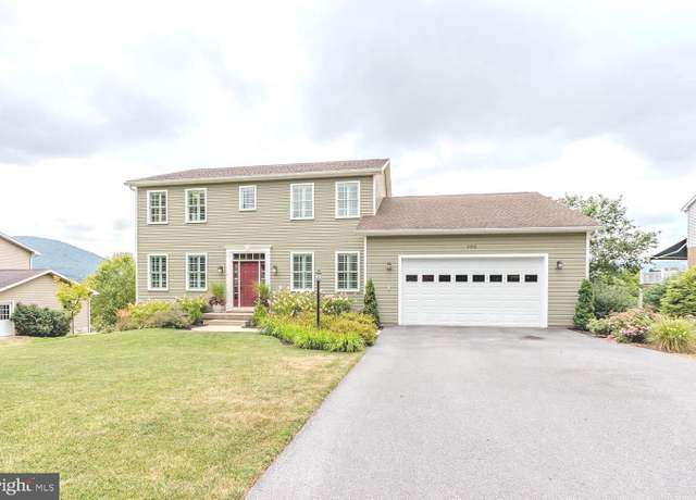 Property at 1002 Shamrock Ave, State College, PA 16801, 5 beds, 3.5 baths