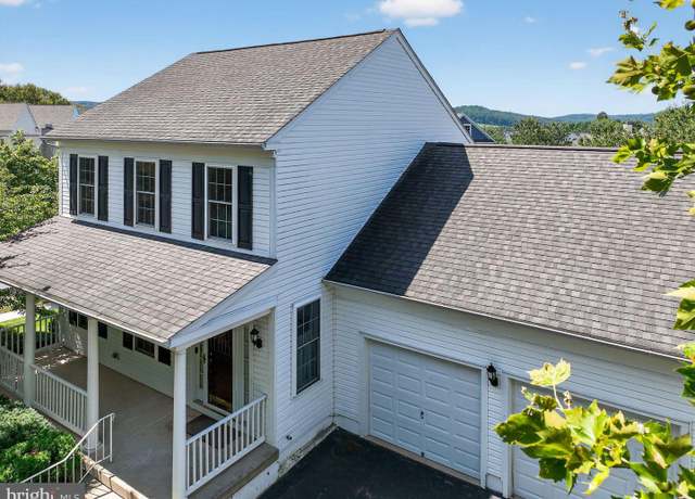 Property at 106 Stockton Sq, Pottstown, PA 19465, 3 beds, 2.5 baths