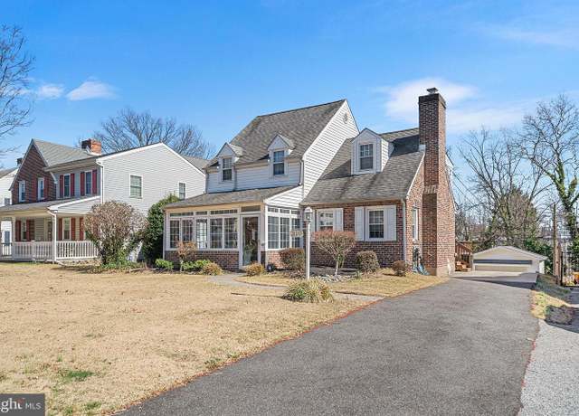 Property at 310 Manor Cir, Folsom, PA 19033, 4 beds, 2.5 baths