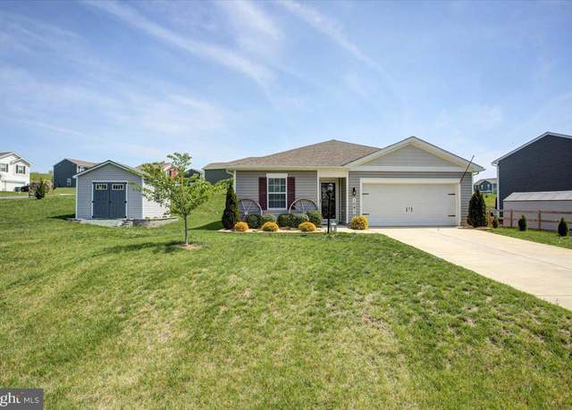 Property at 10910 Ridge Crest Dr, Waynesboro, PA 17268, 3 beds, 2 baths