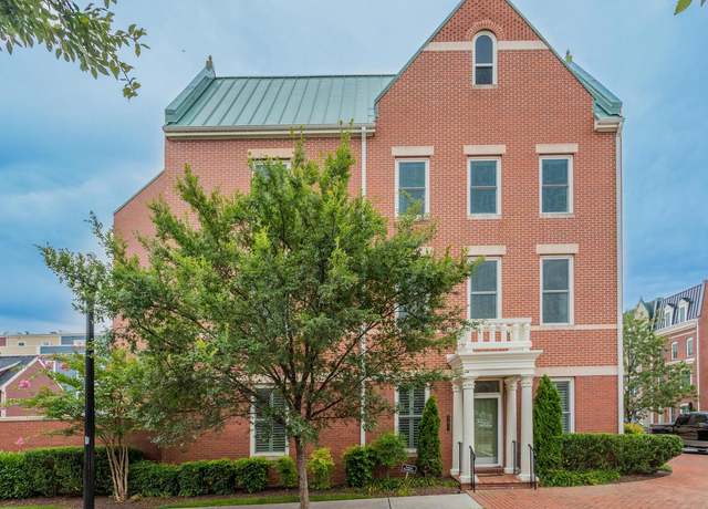 Property at 701 Mckenzie Ave, Alexandria, VA 22301, 5 beds, 4.5 baths