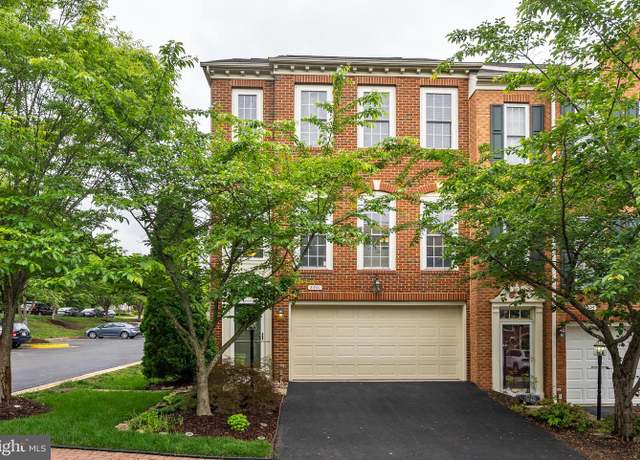 Property at 8001 Samuel Wallis St, Lorton, VA 22079, 4 beds, 3 baths
