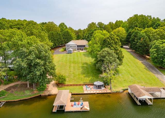 Property at 565 Busbees Point Rd, Bumpass, VA 23024, 5 beds, 3 baths