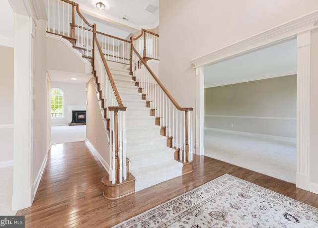 Property at 17937 Manassas Gap Ct, Hamilton, VA 20158, 4 beds, 4.5 baths