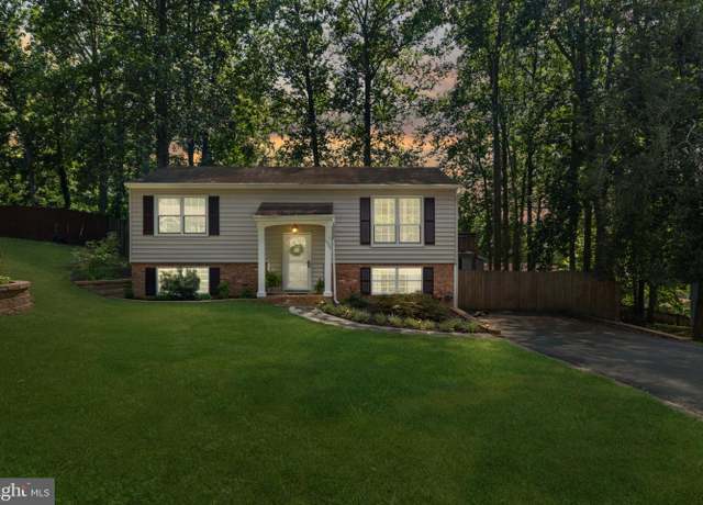 Property at 5526 Slater St, Fredericksburg, VA 22407, 3 beds, 2.5 baths