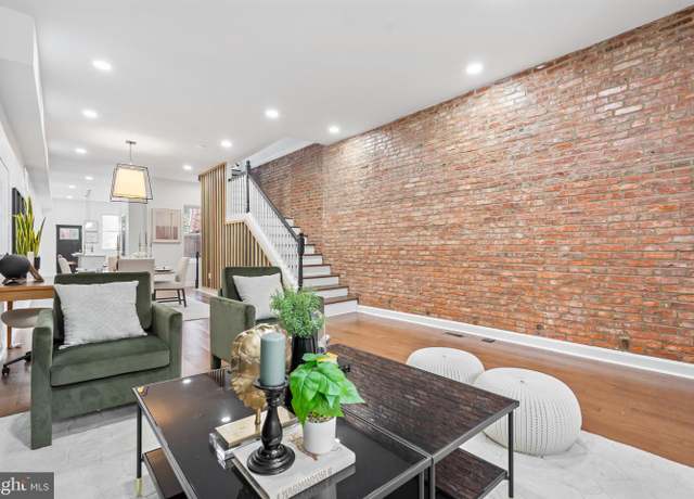 Property at 811 Newington Ave, Baltimore, MD 21217, 5 beds, 4.5 baths