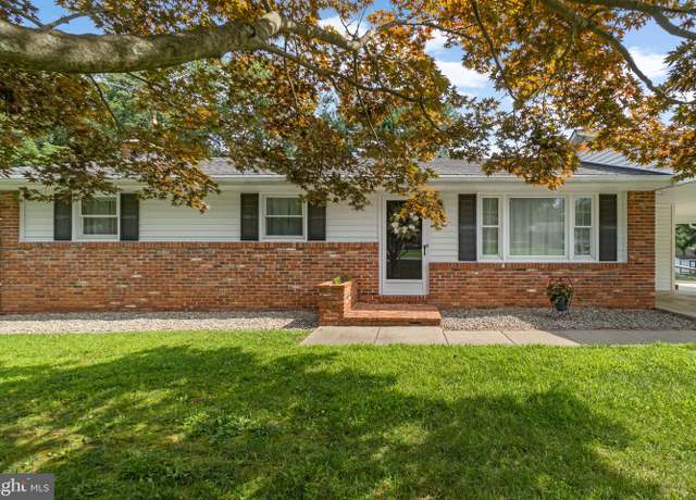 Property at 1518 Woodridge Ln, Sykesville, MD 21784, 3 beds, 2.5 baths