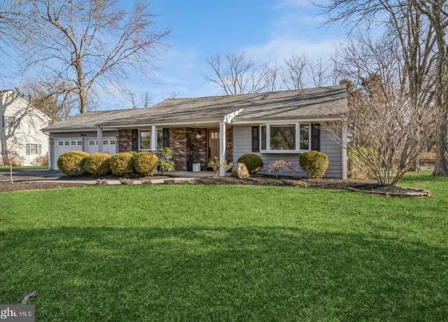 Property at 16 Wiltshire Dr, Hightstown, NJ 08520, 3 beds, 2.5 baths