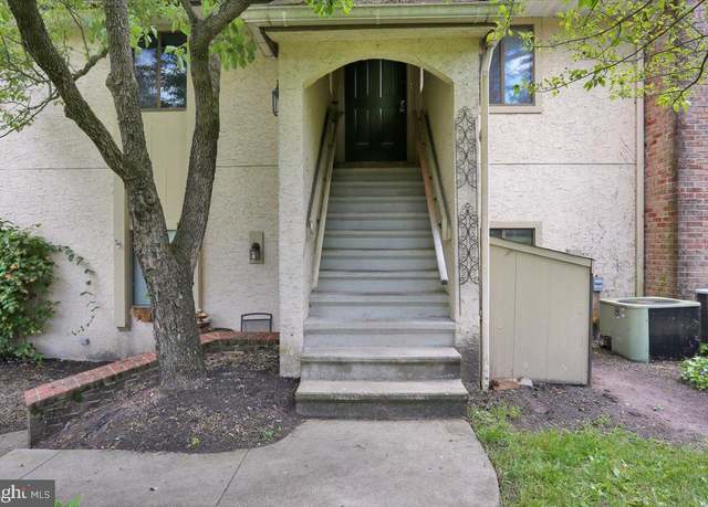 Property at 10 Pine Woods Ct, Reading, PA 19607, 2 beds, 1 bath