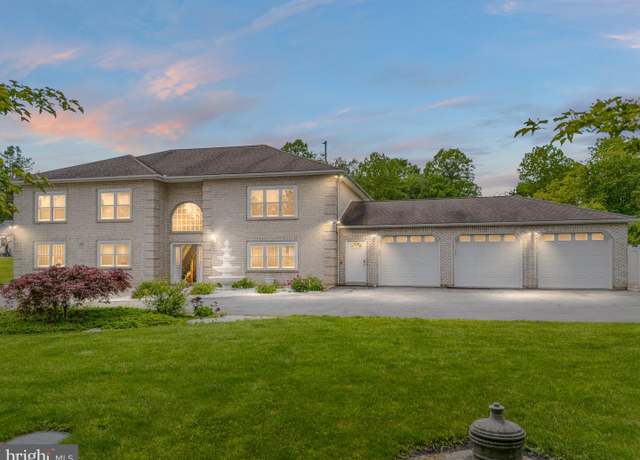 Property at 230 W Moorestown Rd, Wind Gap, PA 18091, 4 beds, 4 baths