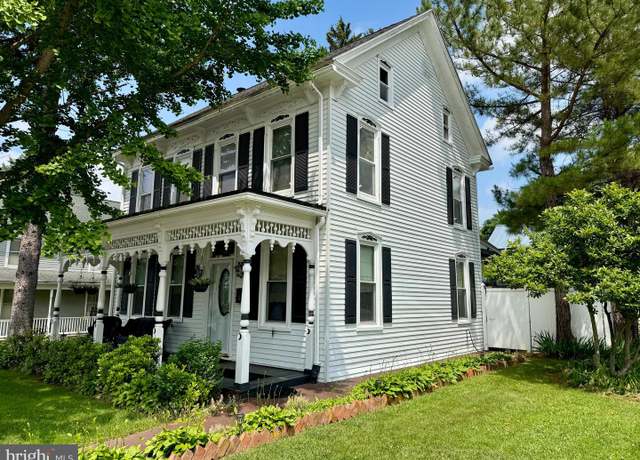 Property at 5 N Main St, Jacobus, PA 17407, 4 beds, 1 bath