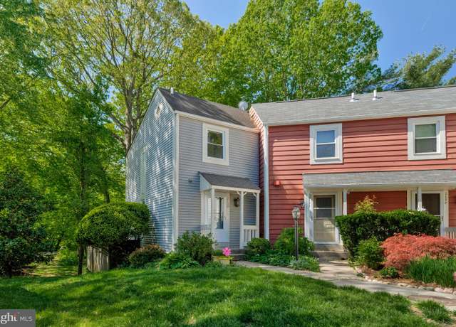Property at 2102 Whisperwood Glen Ln, Reston, VA 20191, 2 beds, 2.5 baths