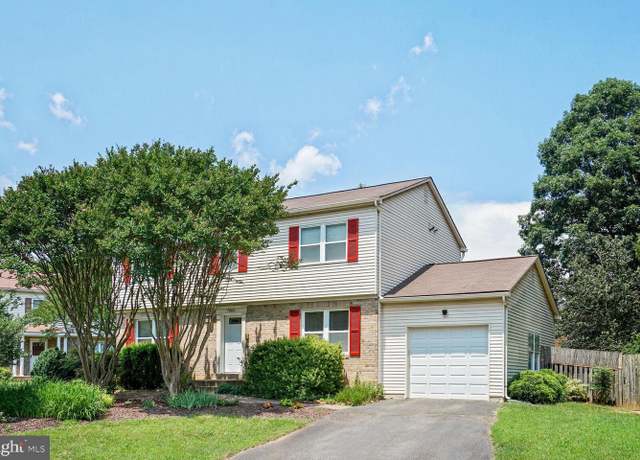 Property at 7966 Arden Ct, Dunn Loring, VA 22027, 4 beds, 3.5 baths