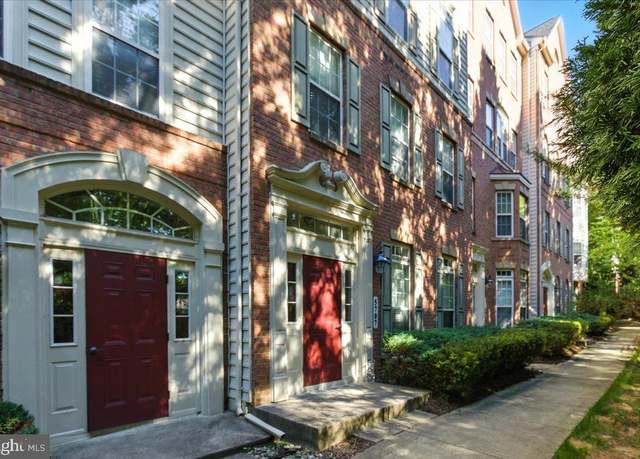 Property at 5707 Callcott Way Unit H, Alexandria, VA 22312, 3 beds, 2.5 baths