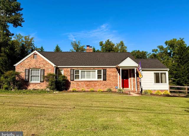 Property at 1506 Hollindale Dr, Alexandria, VA 22306, 3 beds, 2 baths