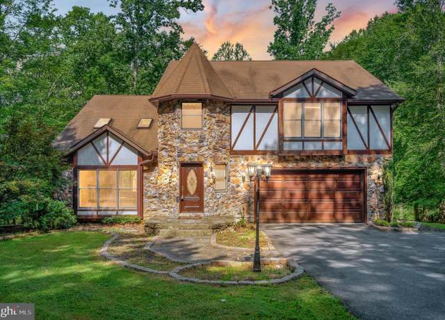 Property at 5599 Small Oak Ct, Woodbridge, VA 22192, 3 beds, 2.5 baths
