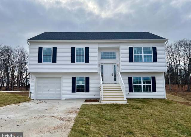 Property at 44 Sanibel Way, Martinsburg, WV 25405, 5 beds, 3 baths