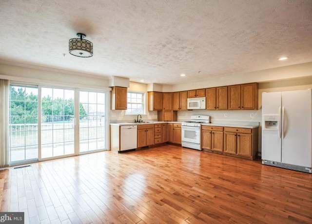 Property at 13477 Stowaway Ct, Solomons, MD 20688, 4 beds, 3.5 baths