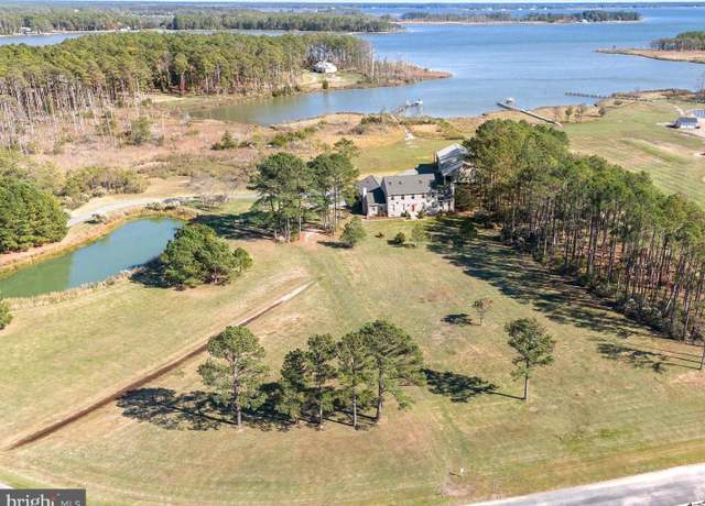 Property at 5253 Ragged Point Rd, Cambridge, MD 21613, 5 beds, 3.5 baths
