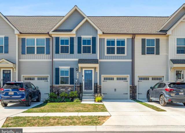 Property at 318 Hammersmith Cir, Frederick, MD 21702, 3 beds, 2.5 baths