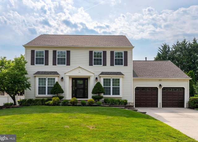 Property at 23 Country Squire Ln, Marlton, NJ 08053, 4 beds, 2.5 baths