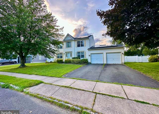 Property at 39 Foxchase Dr, Burlington, NJ 08016, 3 beds, 2.5 baths