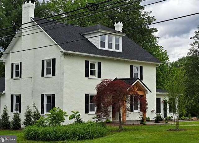 Property at 639 Old Airport Rd, Douglassville, PA 19518, 4 beds, 3 baths