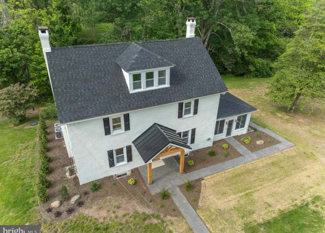 Property at 639 Old Airport Rd, Douglassville, PA 19518, 4 beds, 3 baths