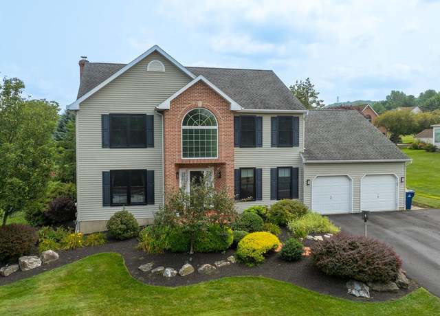Property at 521 Martins Rd, Reading, PA 19608, 4 beds, 3.5 baths