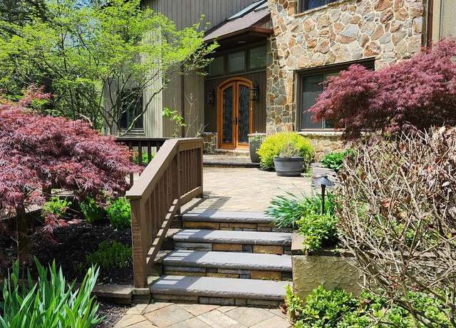 Property at 1061 Squire Cheyney Dr, West Chester, PA 19382, 5 beds, 4 baths