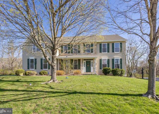 Property at 104 Brookhaven Ln, Downingtown, PA 19335, 4 beds, 3.5 baths