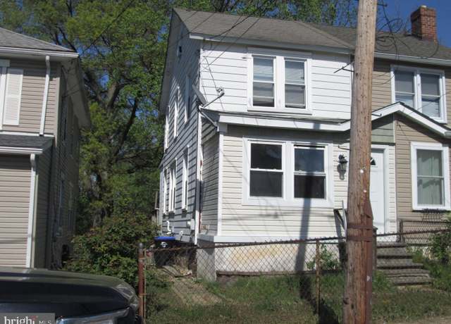 Property at 1927 Huddell Ave #304, Upper Chichester, PA 19061, 2 beds, 1 bath