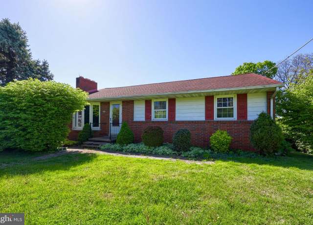 Property at 2422 New Holland Pike, Lancaster, PA 17601, 3 beds, 2 baths