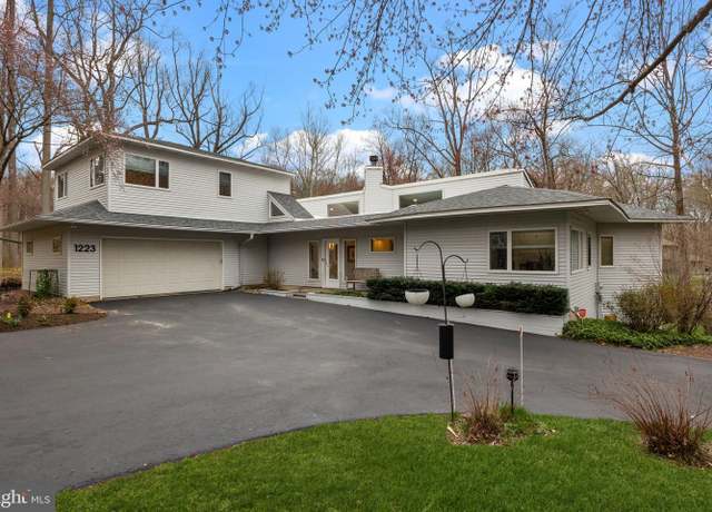 Property at 1223 Old Ford Rd, Huntingdon Valley, PA 19006, 4 beds, 3.5 baths