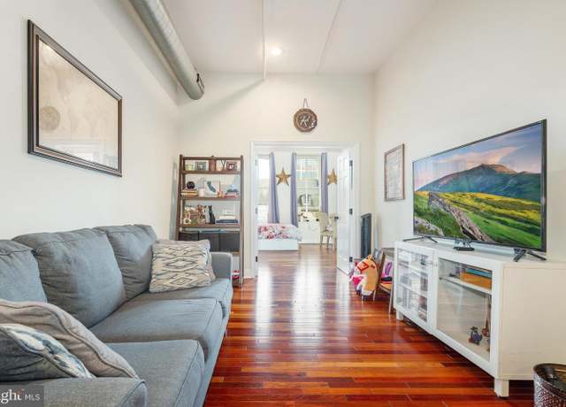 Property at 312 Market St Unit C, Philadelphia, PA 19106, 2 beds, 2 baths