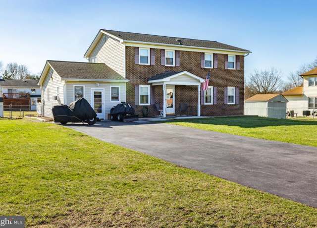 Property at 211 Essex Cir, Stephens City, VA 22655, 4 beds, 2.5 baths